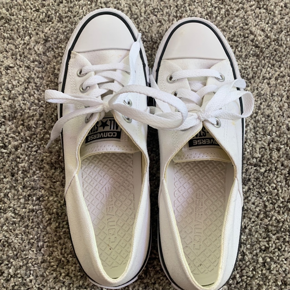 White converse - Picture 3 of 3